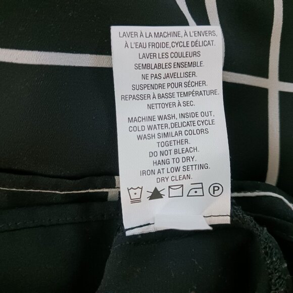 R essentials Womens Top Size Medium White Geometric Black White Stapes Lining - Picture 4 of 8